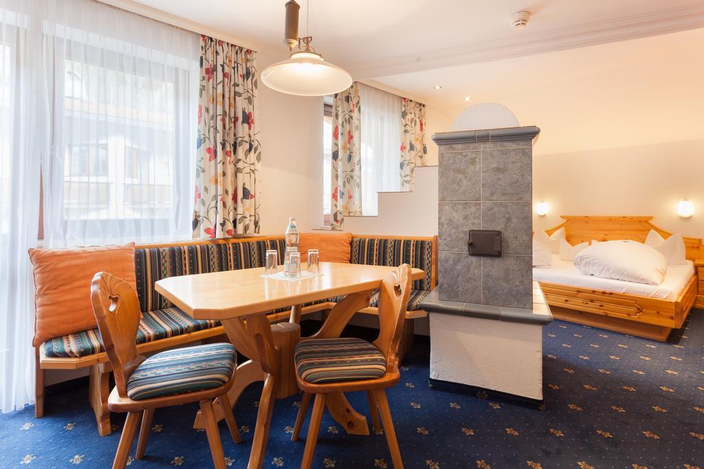 Sporthotel Cristall Fulpmes Room photo